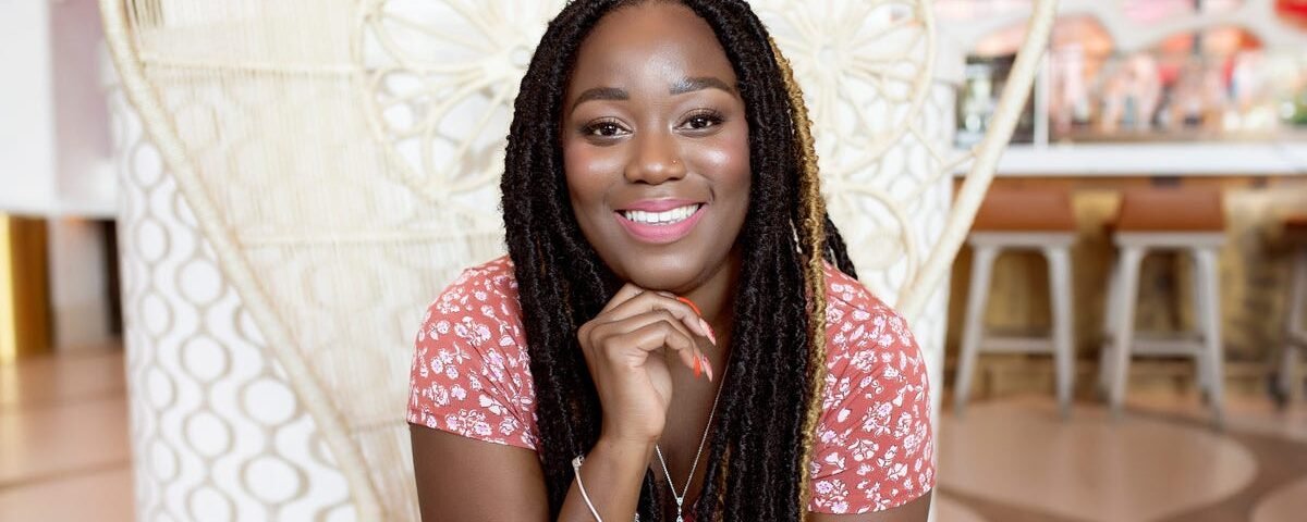 I Make 6 Figures As a Virtual Assistant Who Specializes in Automation