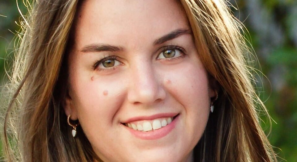 How I Built a Virtual Assistant Company That Makes 6 Figures a Year