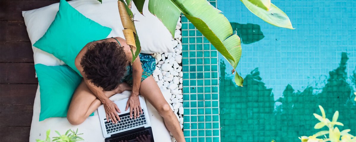 15 Ideas for Digital Nomad Jobs to Travel the World