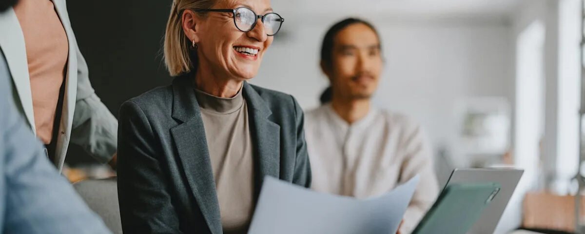 6 Companies That Hire Retirees Part-Time for Side Gigs