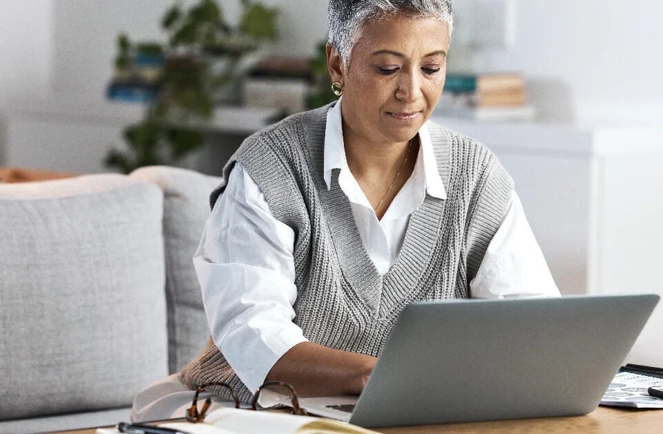 9 Jobs Retirees Can Do from Home to Make Extra Money